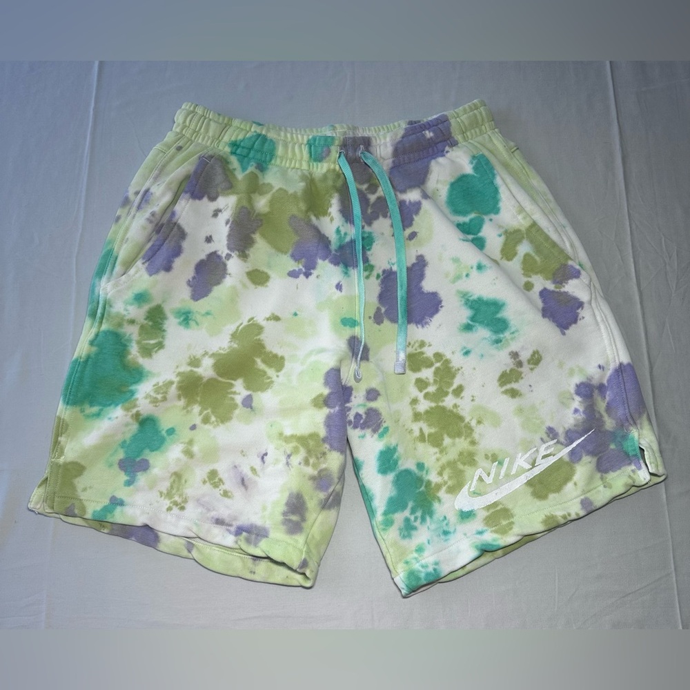 Nike Men’s Sportswear Club Tie-Dye French Terry Shorts Size S